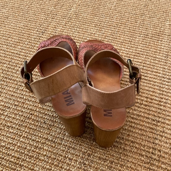 MIA Anthropologie wooden leather platform sandals heels - Picture 4 of 6